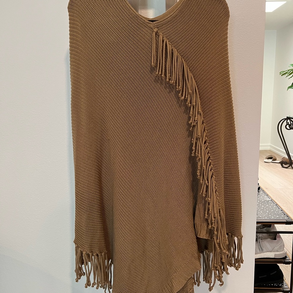 BCBGMaxAzria camel poncho with fringe O/S NWT